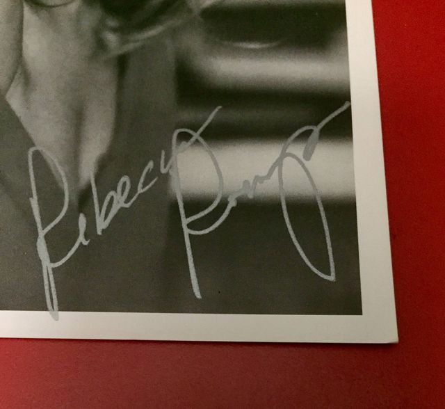 Foto oficial con autógrafo REBECCA ROMIJN (2001)