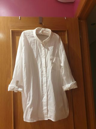 Blusa Mango blanca de segunda mano en Humanes de Madrid en Blusa blanca de segunda mano en Humanes de Madrid en WALLAPOP