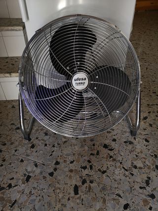Ventilador potente de segunda mano por 49 € en Sevilla en Ventilador Industrial de segunda mano en Sevilla en WALLAPOP