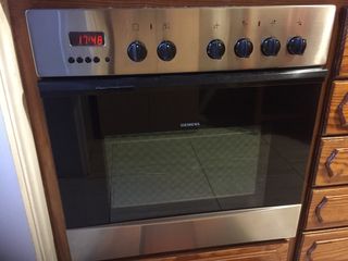 CONJUNTO DE HORNO Y VITRO SIEMENS de segunda mano por 190 EUR en Santa Cruz  de Tenerife en WALLAPOP
