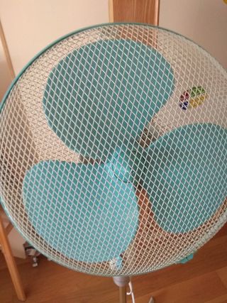 Ventilador de pie Apelson. de segunda mano por 12 € en Ventilador de pie Apelson. de segunda mano por 12 € en