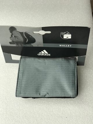 MONEDERO ADIDAS COLOR GRIS OSCURO nuevos