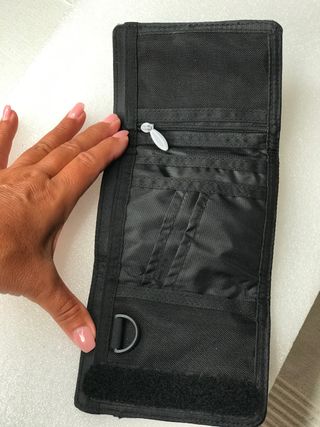 MONEDERO ADIDAS COLOR GRIS OSCURO nuevos