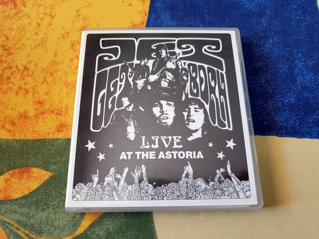 JET - Live at the Astoria (2004, DVD directo)