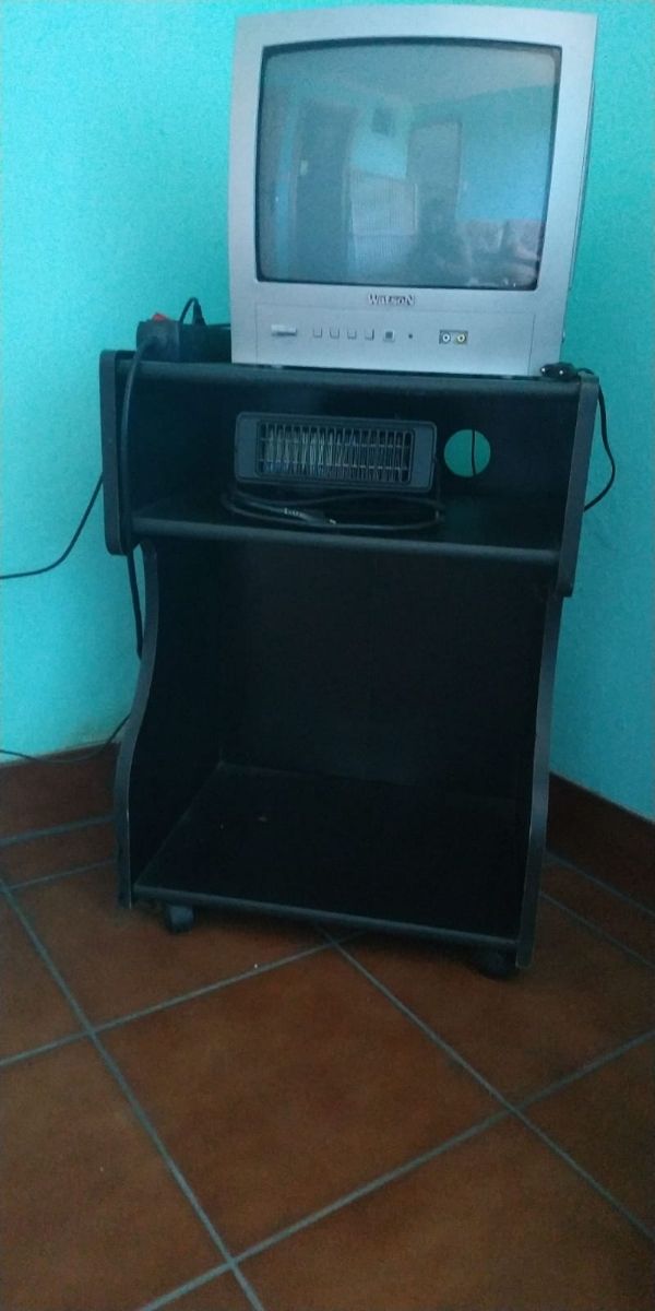 MUEBLE TV de segunda mano por 10 € en Santiago de Covelo en WALLAPOP