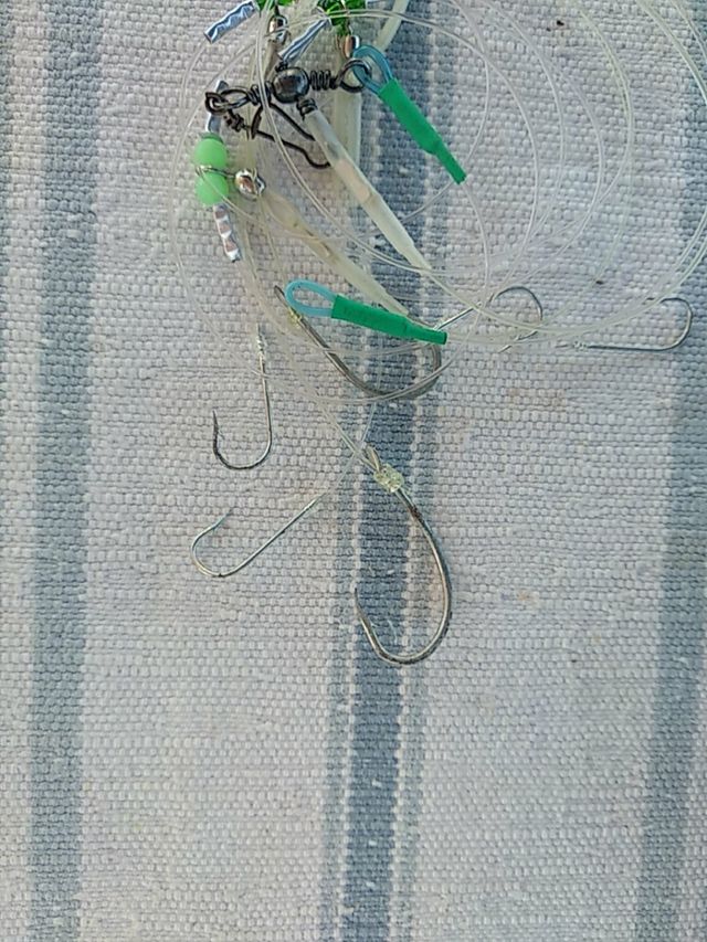 Anzuelos de pesca.