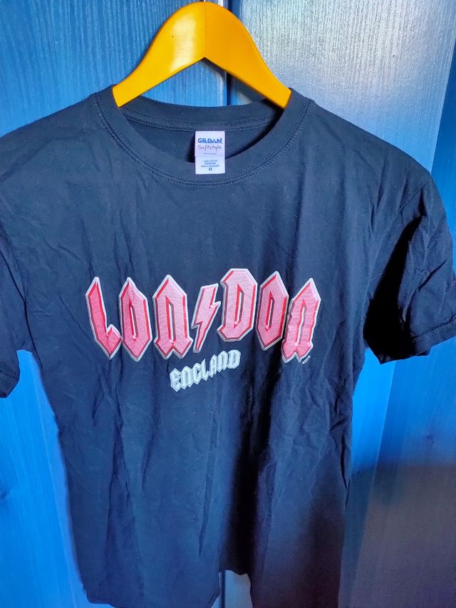 Camiseta negra London metallica