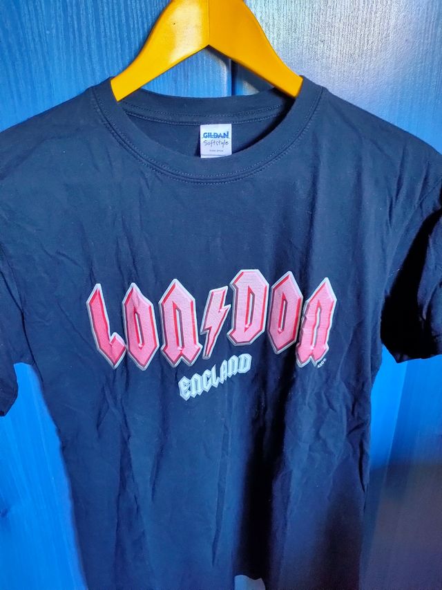 Camiseta negra London metallica