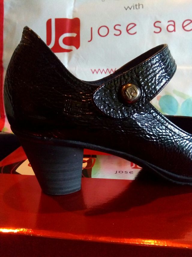 Zapato de piel  de marca  JOSE SAENZ