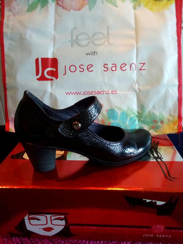Zapato de piel  de marca  JOSE SAENZ