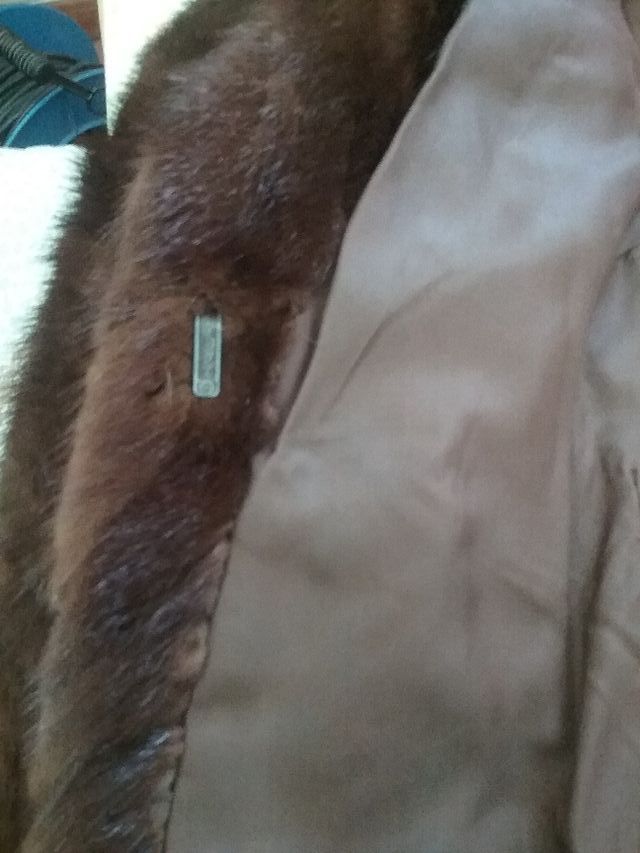 abrigo corto piel talla l/xl,hay medidas