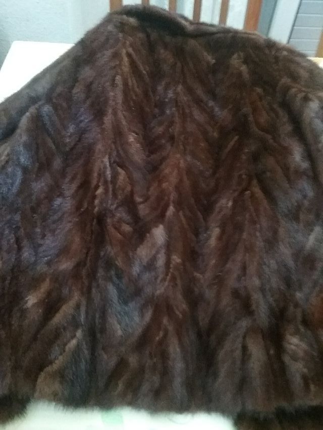 abrigo corto piel talla l/xl,hay medidas