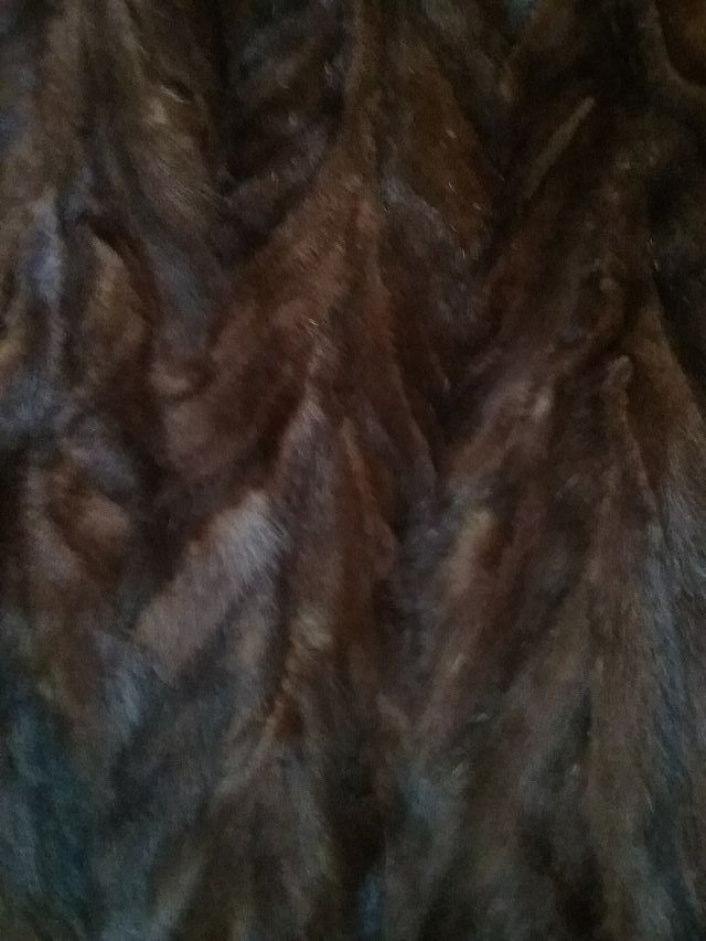 abrigo corto piel talla l/xl,hay medidas