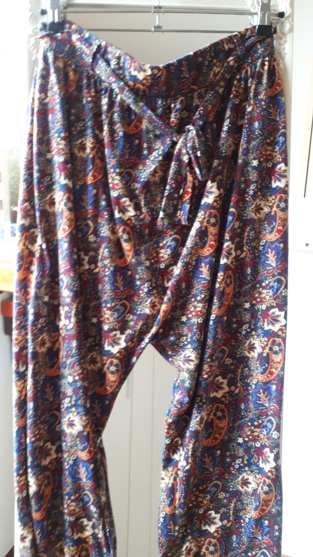 PANTALÓN BAGGY ESTAMPADO FLORAL