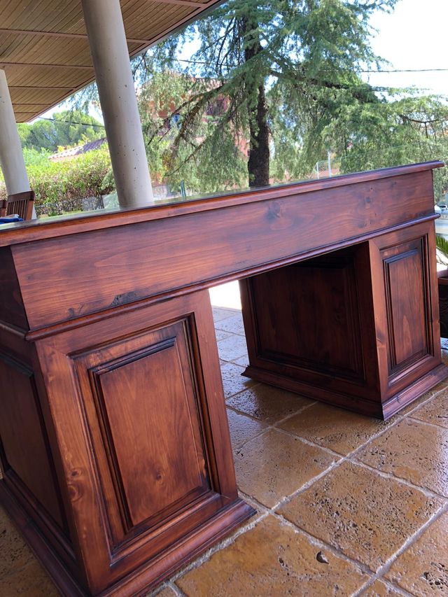 Escritorio clásico madera maciza de segunda mano por 300 € en Finca El