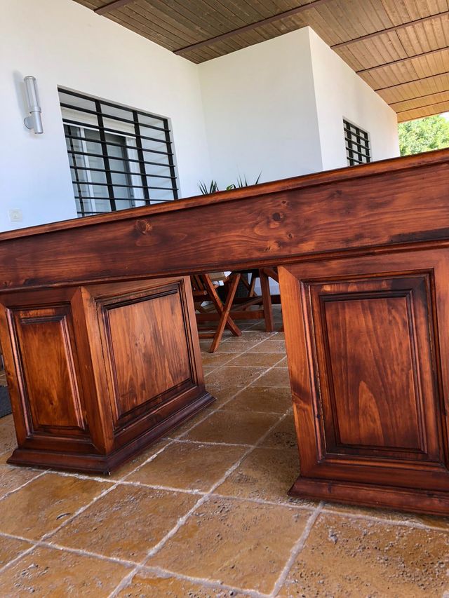 Escritorio clásico madera maciza de segunda mano por 300 € en Finca El