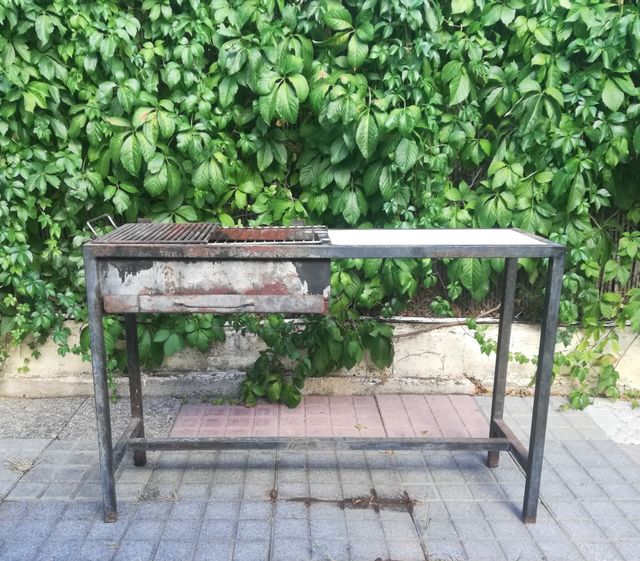 Barbacoa con encimera de mármol de segunda mano por 70 € en La Zubia en