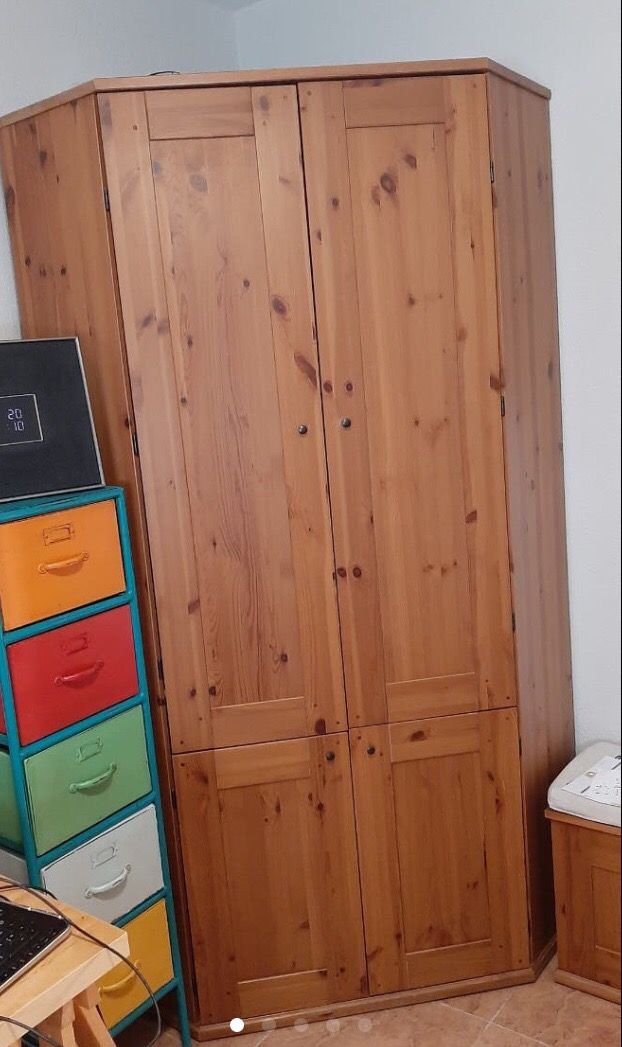 Escritorio armario esquinero de segunda mano por 80 € en Rincón de la