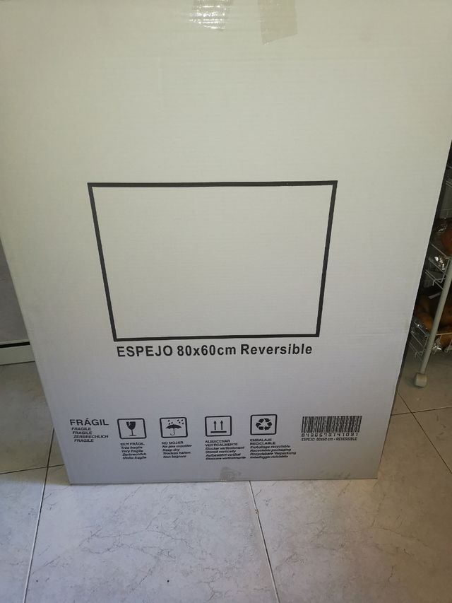 Espejo nuevo 60x80 reversible de segunda mano por 30 € en Madrid en