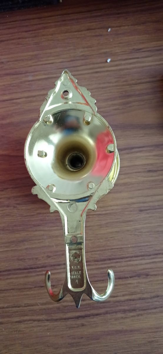 PRECIOSO Y ANTIGUO SOPORTE PERCHA O COLGADOR METAL