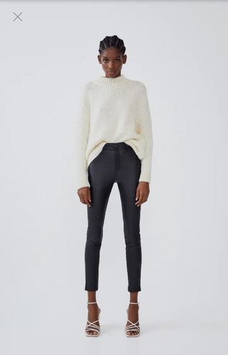 Leggings efecto encerado - Zara de segunda mano por 15 EUR en Pontevedra en  WALLAPOP
