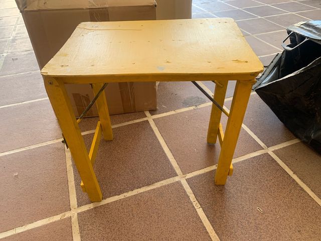 Mesitas plegables antiguas