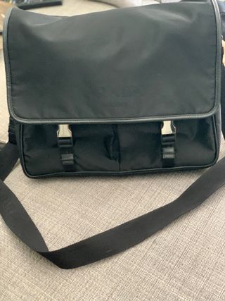 Bolso PRADA hombre - Original de segunda mano por 350 EUR en Fuengirola en  WALLAPOP