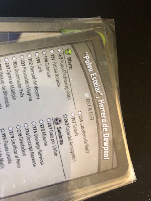 Baraja Keyforge y Caja Deck case