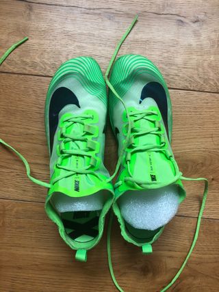 Vendo zapatillas clavos Nike Zoom Victory XC5 de segunda mano por 40 EUR en  Vélez-Málaga en WALLAPOP