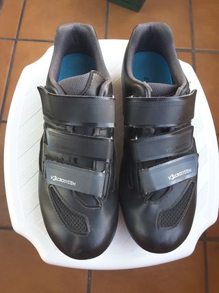 Zapatillas ciclismo carretera Btwin Decathlon n°41 de segunda mano por 20  EUR en Moaña en WALLAPOP