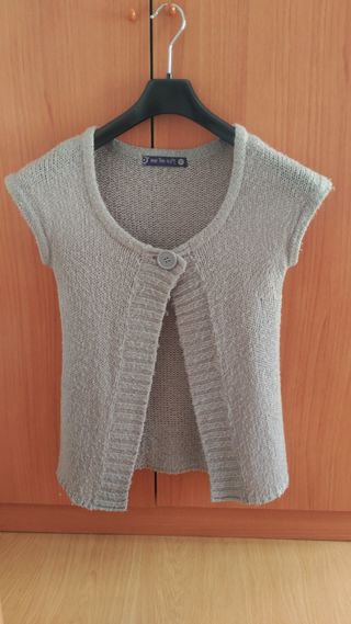 Chaleco de punto Lefties. de segunda mano por 5 EUR en Valladolid en  WALLAPOP