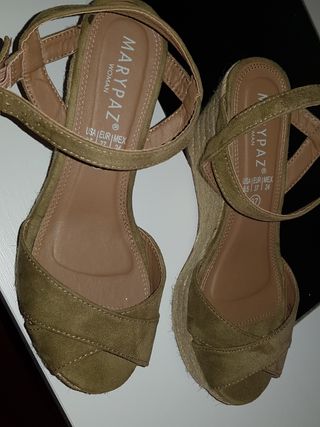 Sandalias con cuña de \