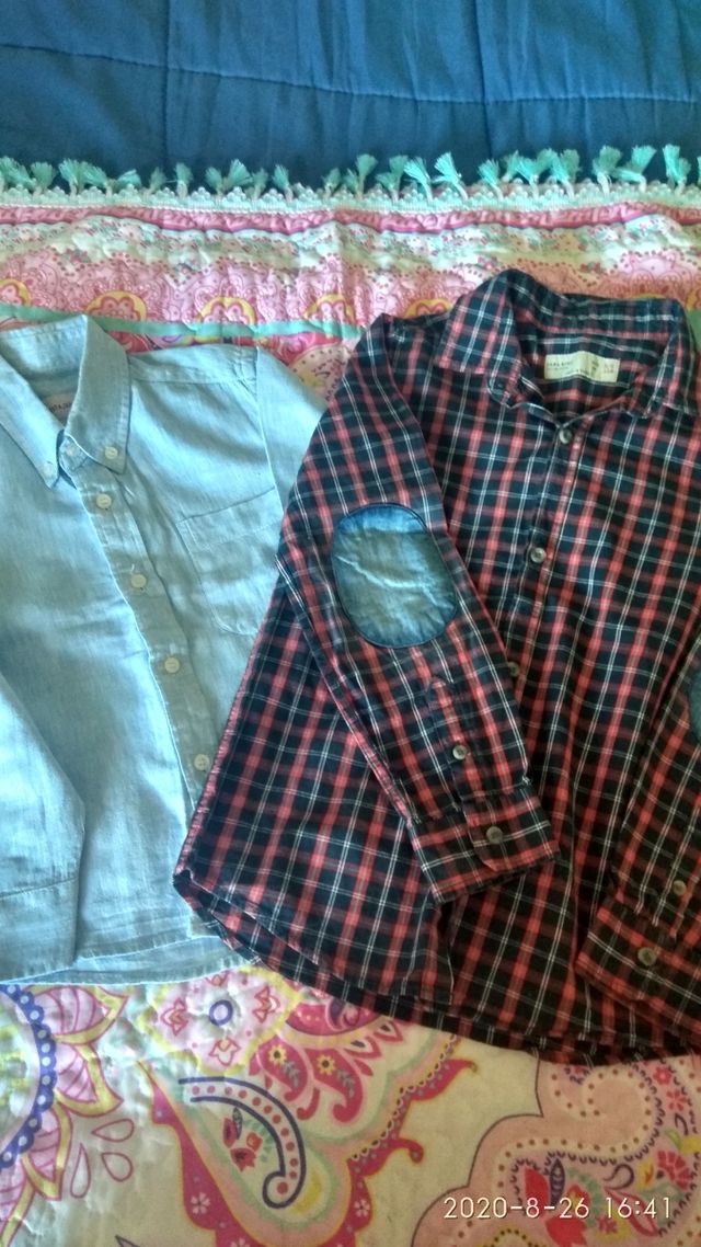 Dos camisas talla 5 años