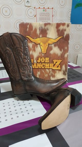 Botas camperas Joe Sánchez hombre de segunda mano por 80 EUR en Bermeo en  WALLAPOP