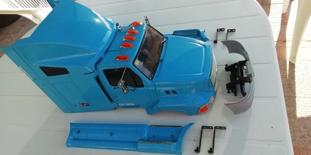 Cabina del truck Aeromax Tamiya