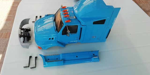 Cabina del truck Aeromax Tamiya