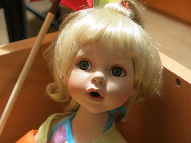 MUÑECA DE COLECCIÓN ELISA, AUTORA JAY C. LEE,, lim