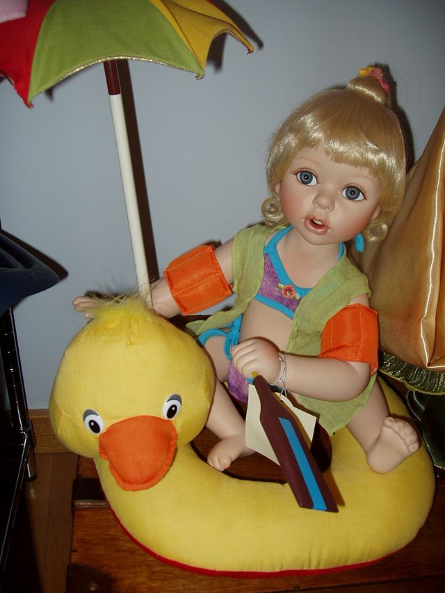 MUÑECA DE COLECCIÓN ELISA, AUTORA JAY C. LEE,, lim