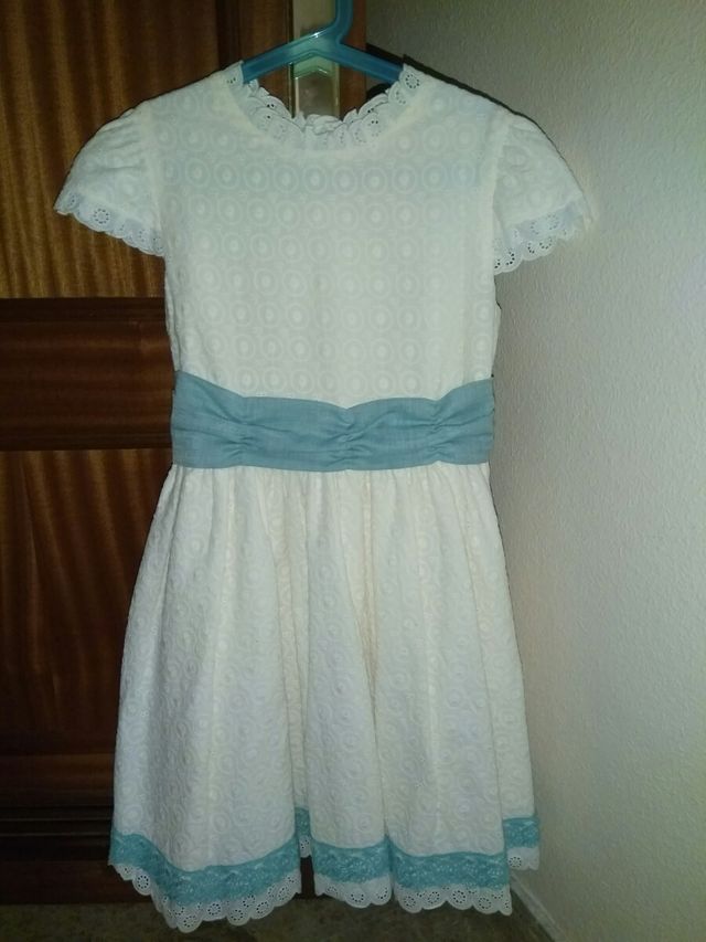 Vestido de festa para raparigas.