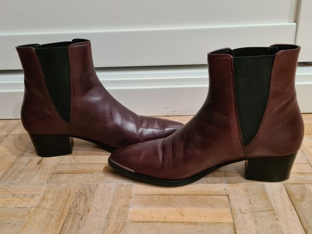 Botines Chelsea Granates Uterque De Segunda Mano Por 50 En Madrid En Wallapop