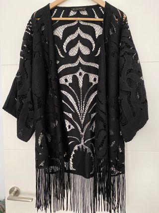 Kimono Zara de segunda mano en la provincia de Vizcaya en Kimono Zara de segunda mano en la provincia de Vizcaya en