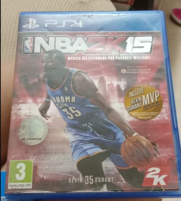 Tres juegos de la play 4