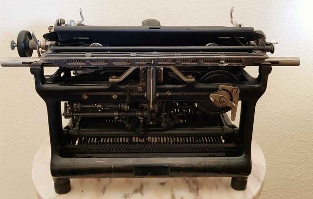MAQUINA DE ESCRIBIR CONTINENTAL C1920