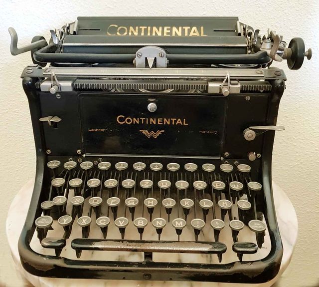 MAQUINA DE ESCRIBIR CONTINENTAL C1920