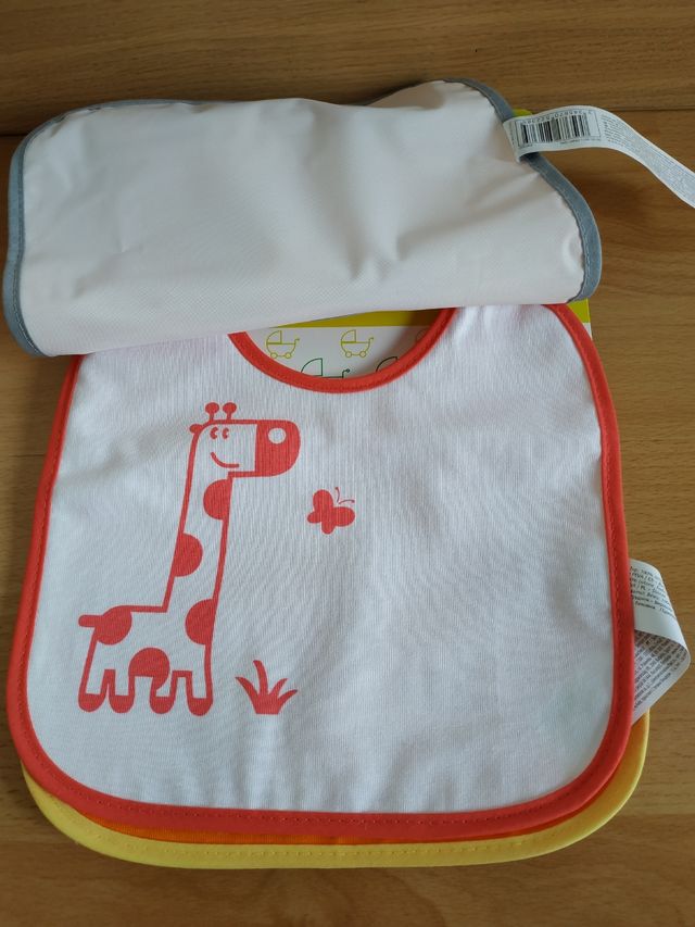 3 baberos sin estrenar