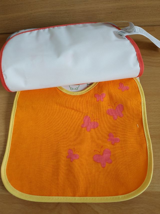 3 baberos sin estrenar