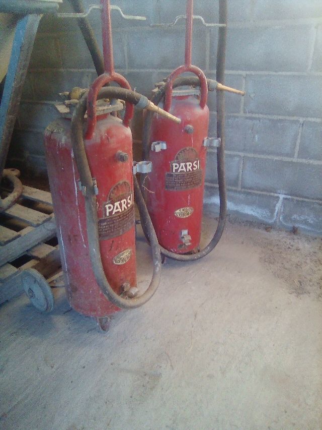 extintor antiguo vintage
