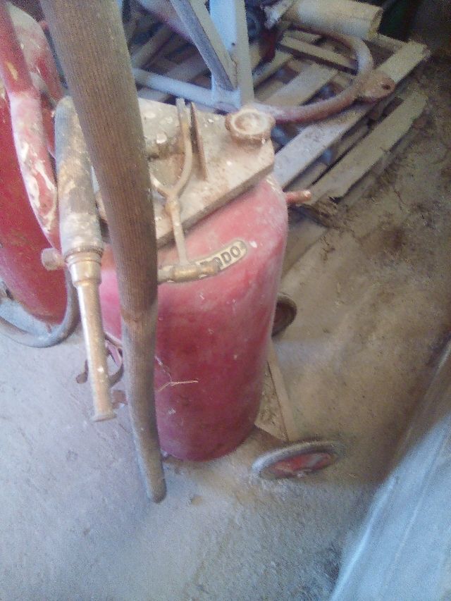 extintor antiguo vintage