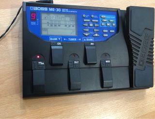 Pedalera guitarra eléctrica Boss ME 30 de segunda mano por 53,99 EUR en  Madrid en WALLAPOP