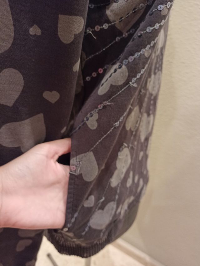 Sudadera corazones lentejuelas talla M